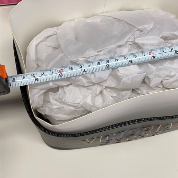 🔥VICTORIA SECRET cosmetic bag New - Picture 4 of 6
